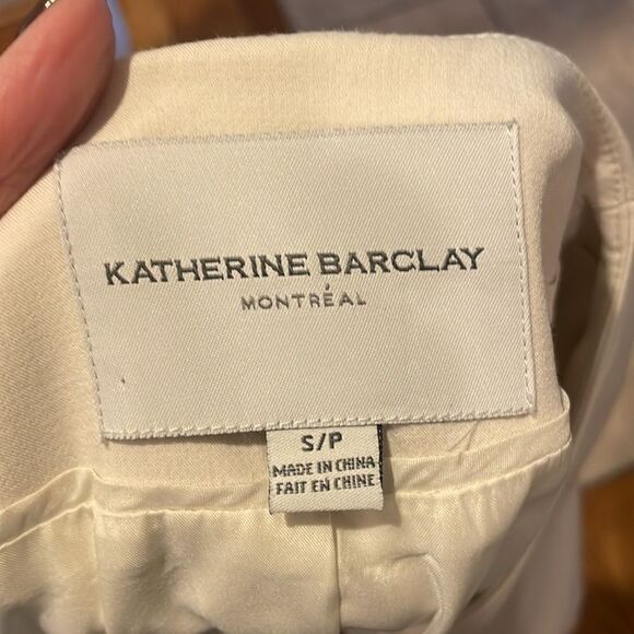 Katherine Barclays Off White Jacket with black zipper - Picture 6 of 7